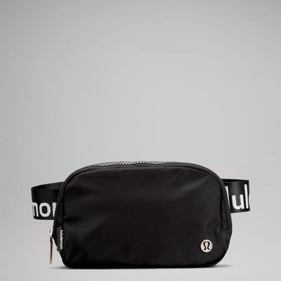 NWT Lululemon Everywhere Belt Bag 1L Black/White Logo Strap *Wordmark - Picture 1 of 8